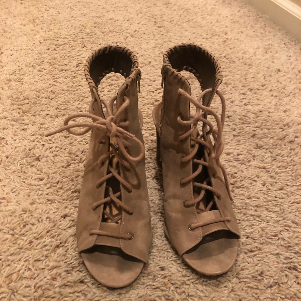 Tan/Swede Kneel Wedges